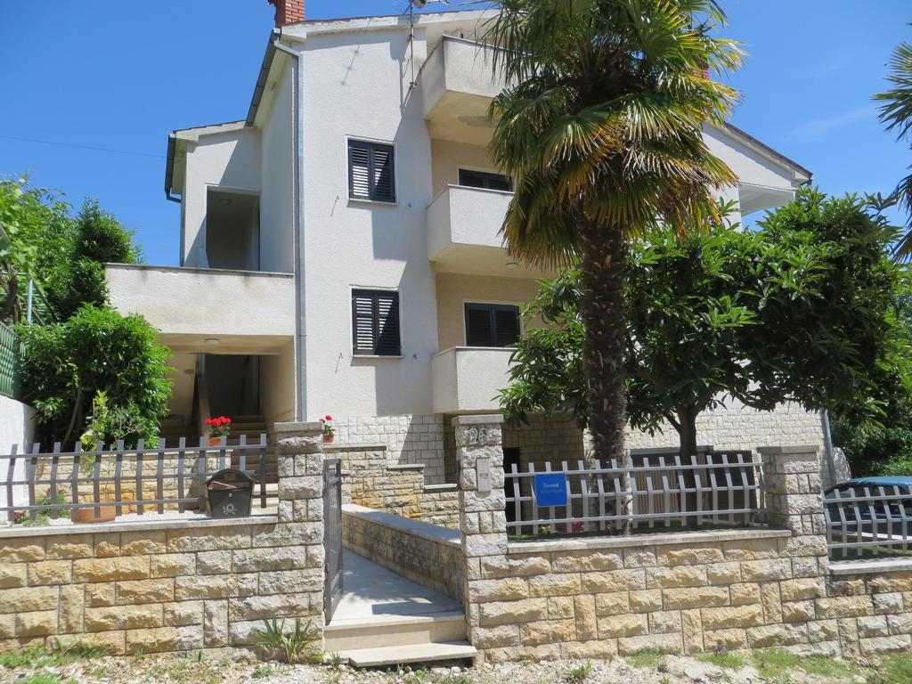 Apartments Sandra Poreč Eksteriør bilde